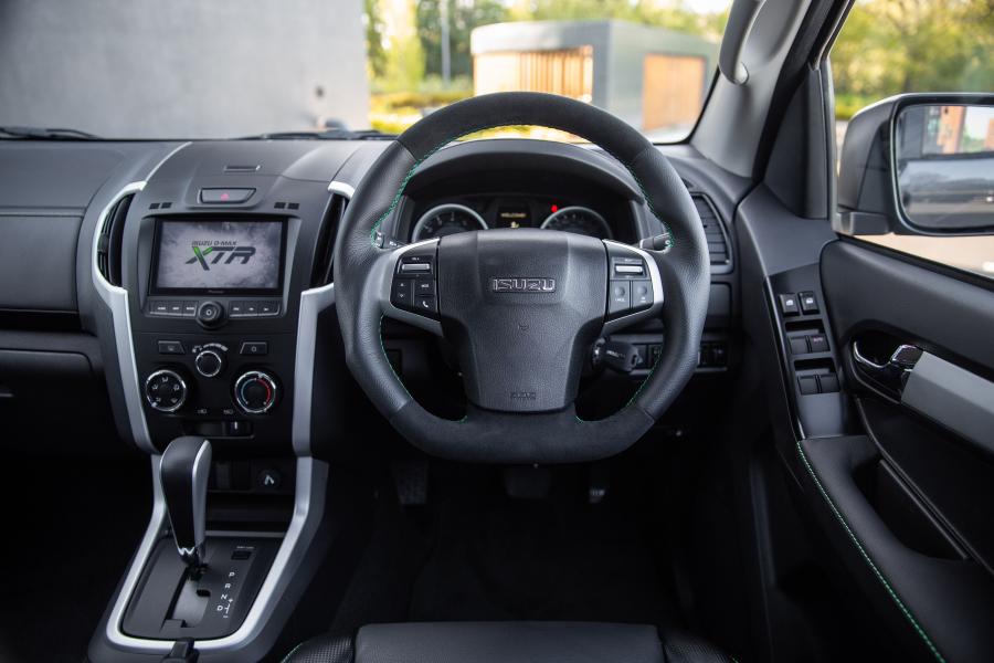 Торпедо Isuzu D-Max XTR Colour Edition 2020 года  (UK) (фото 10 из 23)